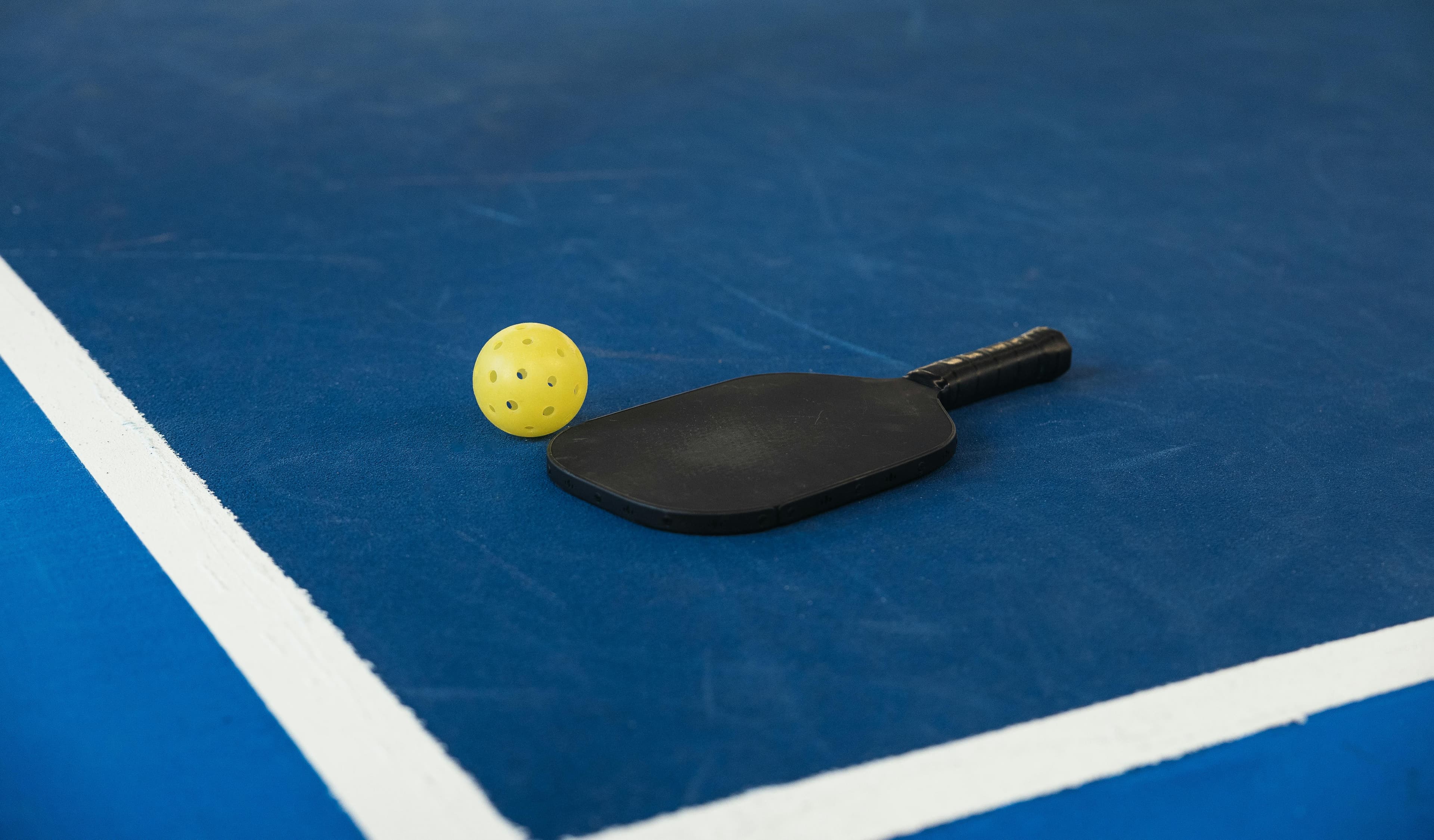 Aluminum framing for indoor pickleball facilities: how schedule compression decides who owns a regional market
